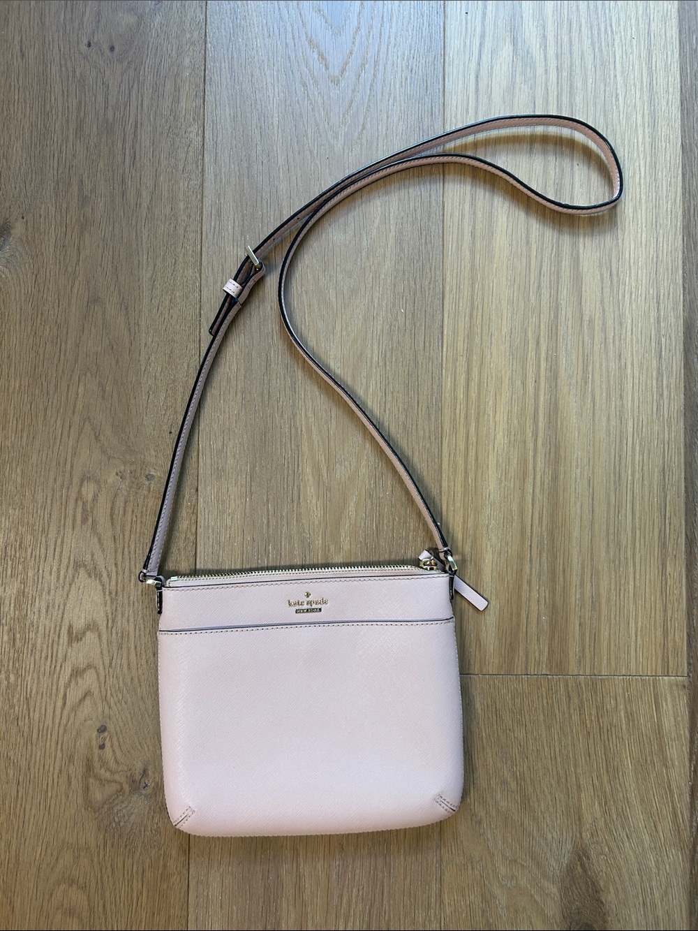 Kate Spade Crossbody Small Purse Like New